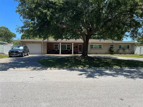 1317 58th Avenue N St Petersburg FL 33703