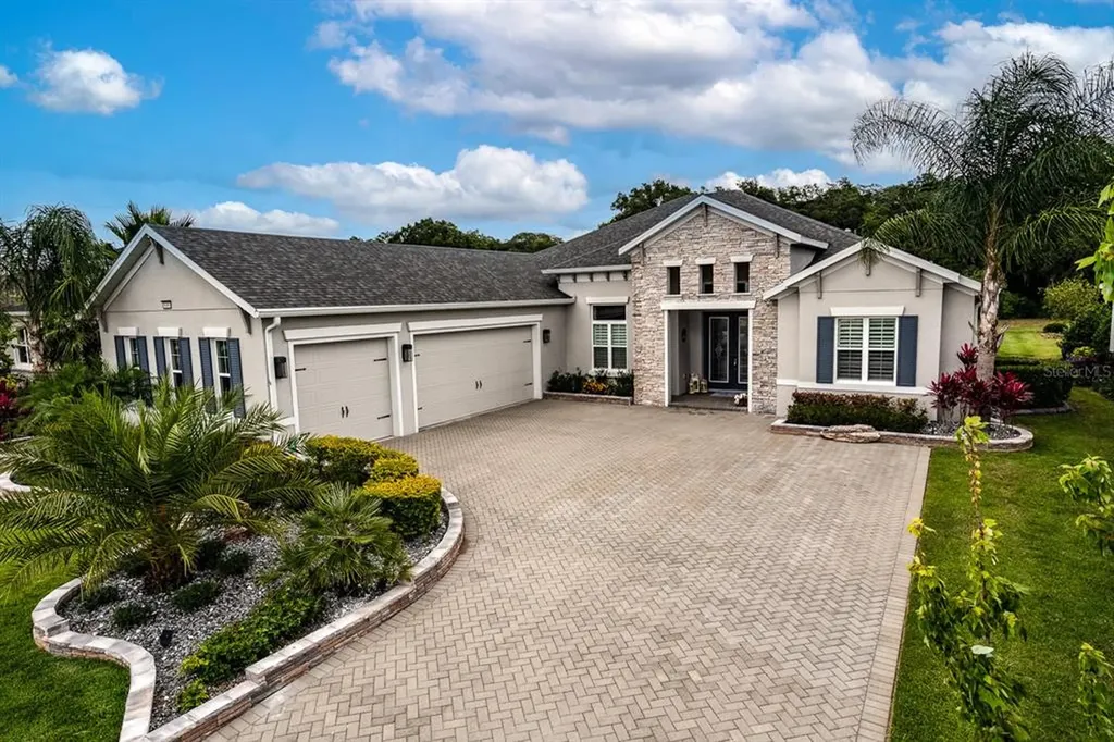 8400 Bridgeport Bay Circle Mount Dora FL 32757
