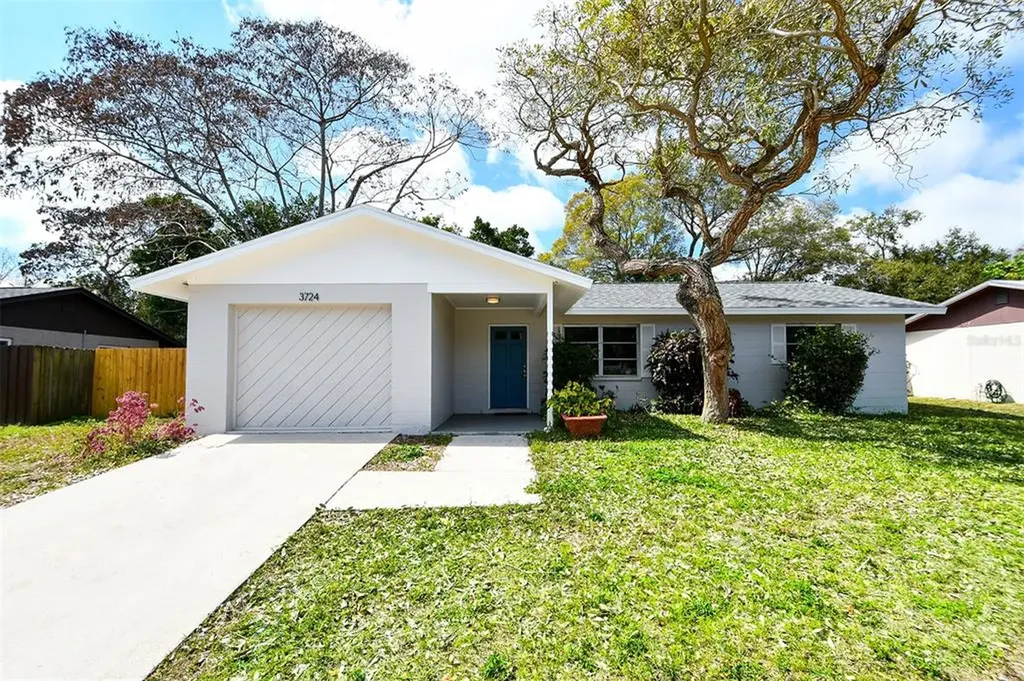 3724 Woodmont Drive Sarasota FL 34232