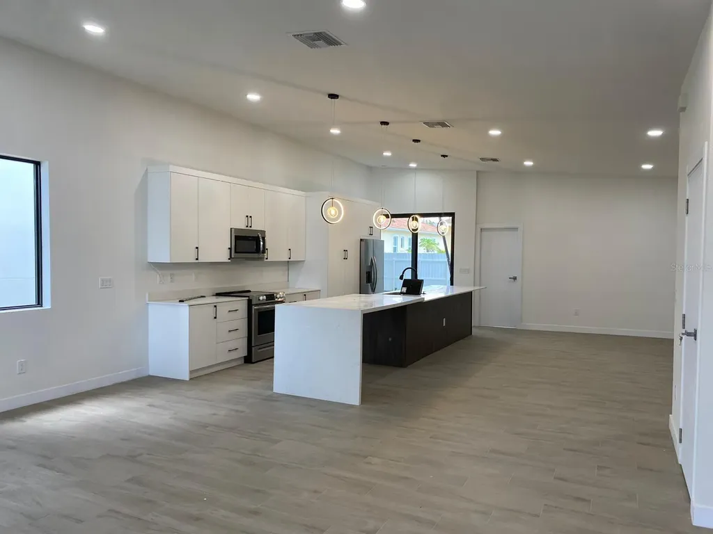 7517 N Coolidge Avenue Tampa FL 33614