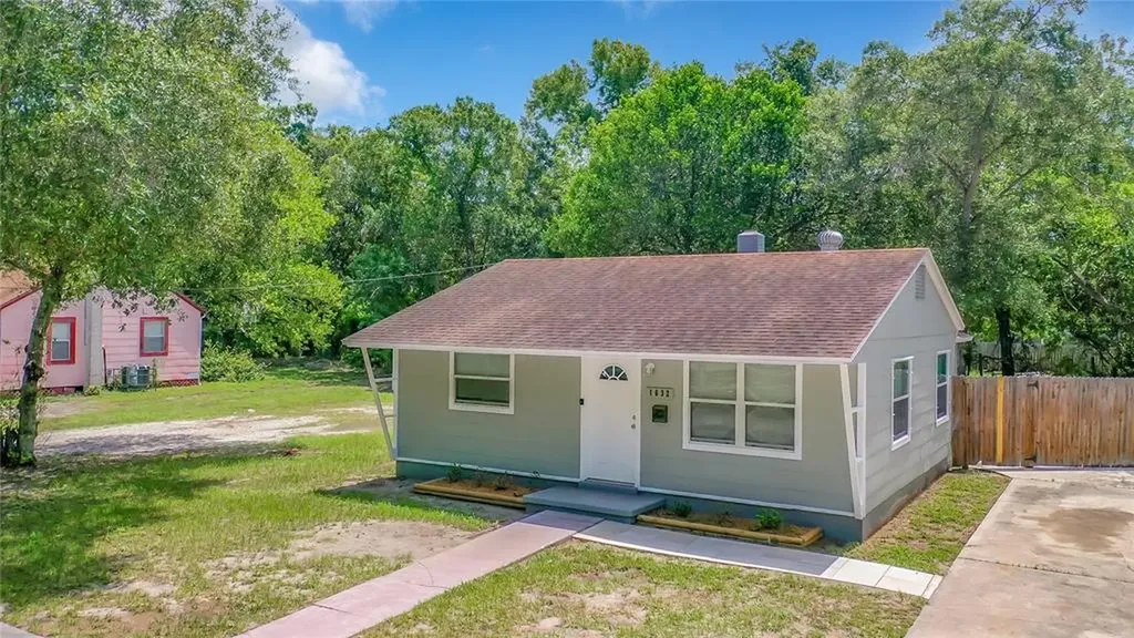1632 39th Street S St Petersburg FL 33711