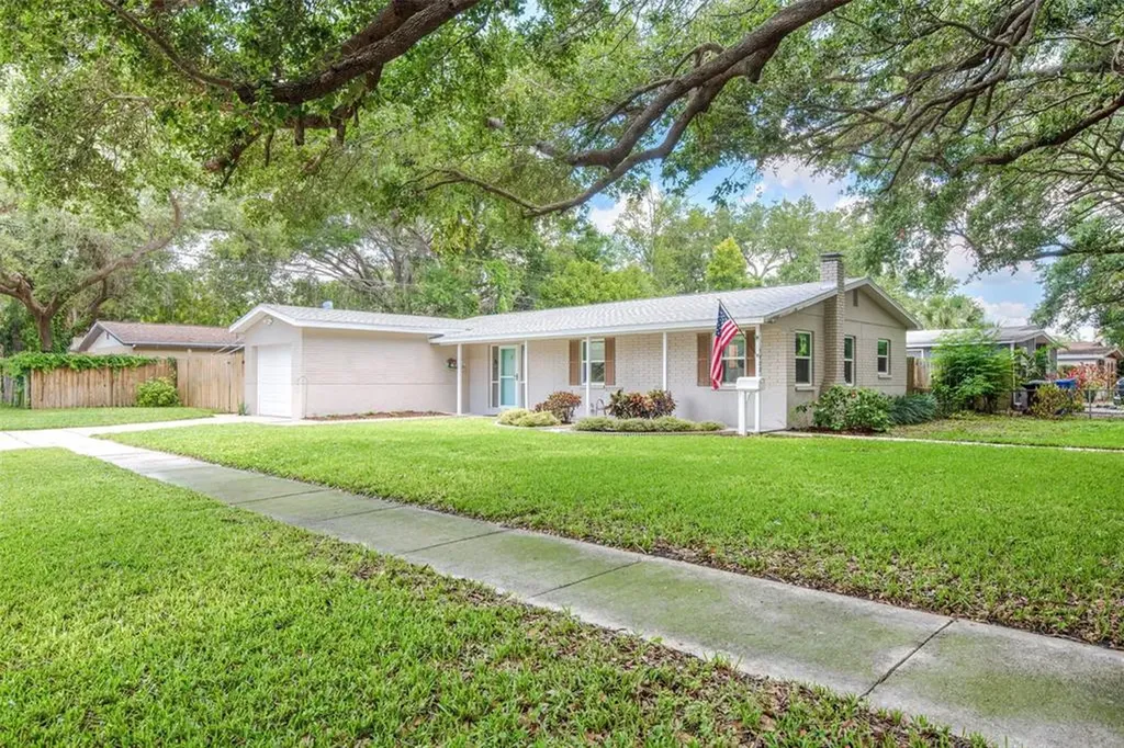 5900 Lee Street NE St Petersburg FL 33703