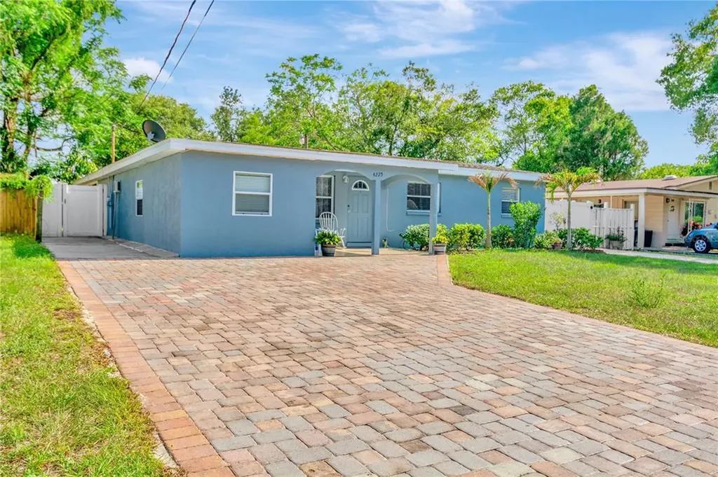 4225 N Sandalwood Circle Tampa FL 33617