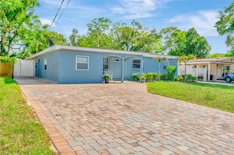 4225 N Sandalwood Circle Tampa FL 33617