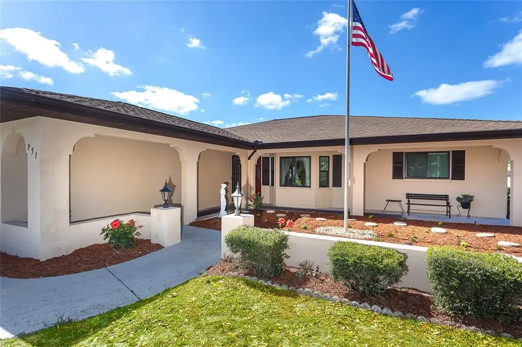 951 Acacia Street Englewood FL 34223