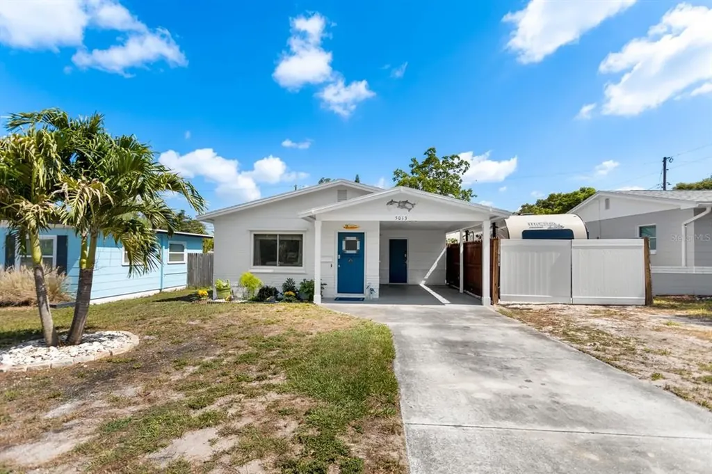 5013 15th Avenue N St Petersburg FL 33710