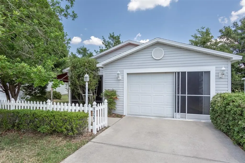 1723 Campos Drive The Villages FL 32162