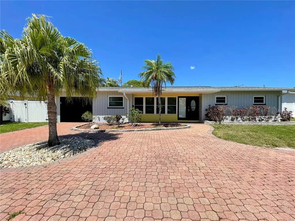 5235 40th Street S St Petersburg FL 33711