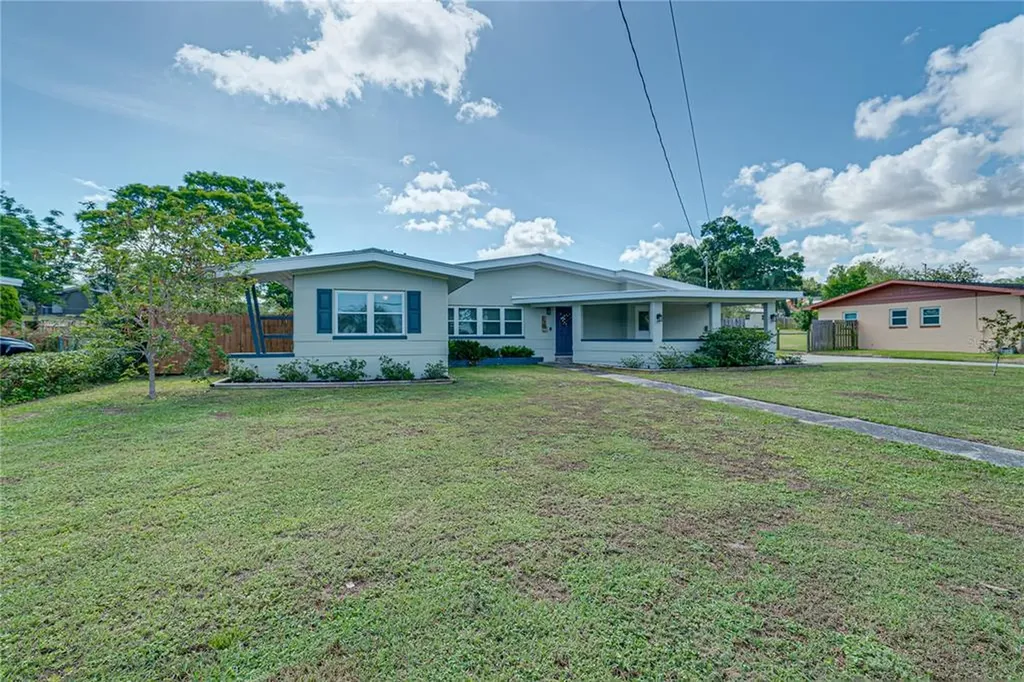 1172 S Lakeshore Boulevard Lake Wales FL 33853