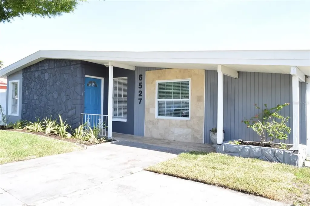 6527 S West Shore Circle Tampa FL 33616