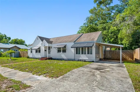 2841 Burlington Avenue N St Petersburg FL 33713
