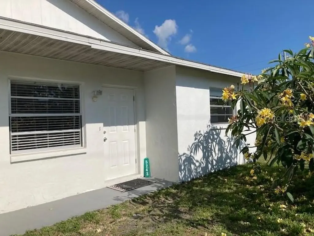 5243 Honore Avenue Sarasota FL 34233