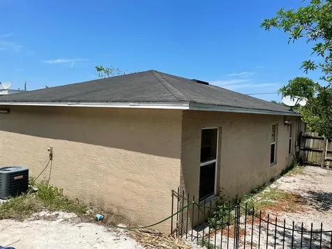 824 Pinewood Street Daytona Beach FL 32117