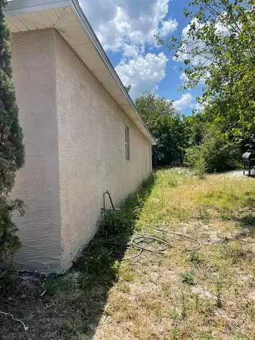 824 Pinewood Street Daytona Beach FL 32117