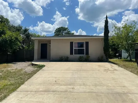824 Pinewood Street Daytona Beach FL 32117