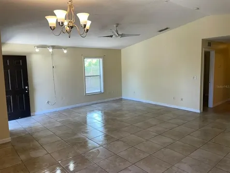 824 Pinewood Street Daytona Beach FL 32117