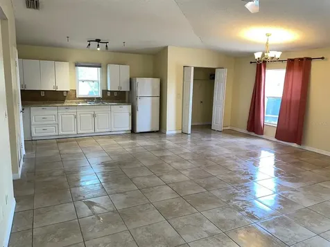 824 Pinewood Street Daytona Beach FL 32117