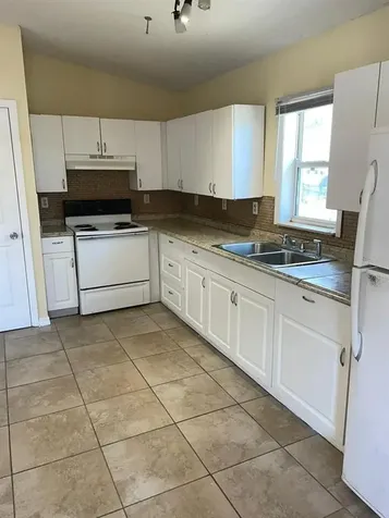 824 Pinewood Street Daytona Beach FL 32117