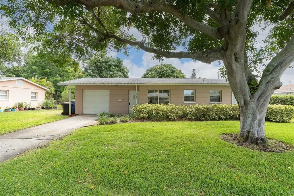 5748 5th Street S St Petersburg FL 33705