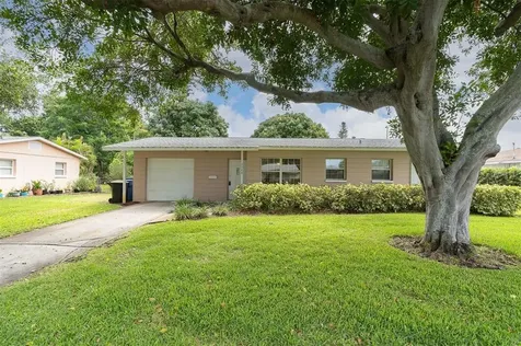5748 5th Street S St Petersburg FL 33705