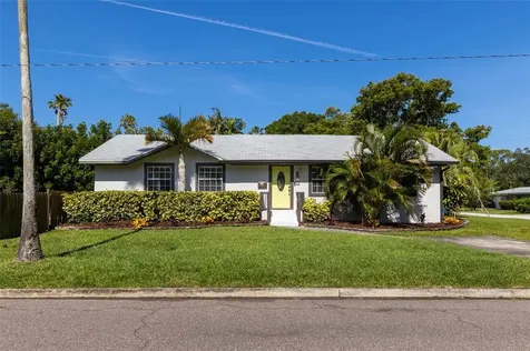 3822 Huntington Street NE St Petersburg FL 33703