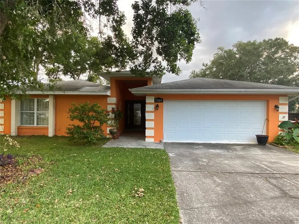 1309 W Redbud Street Plant City FL 33563