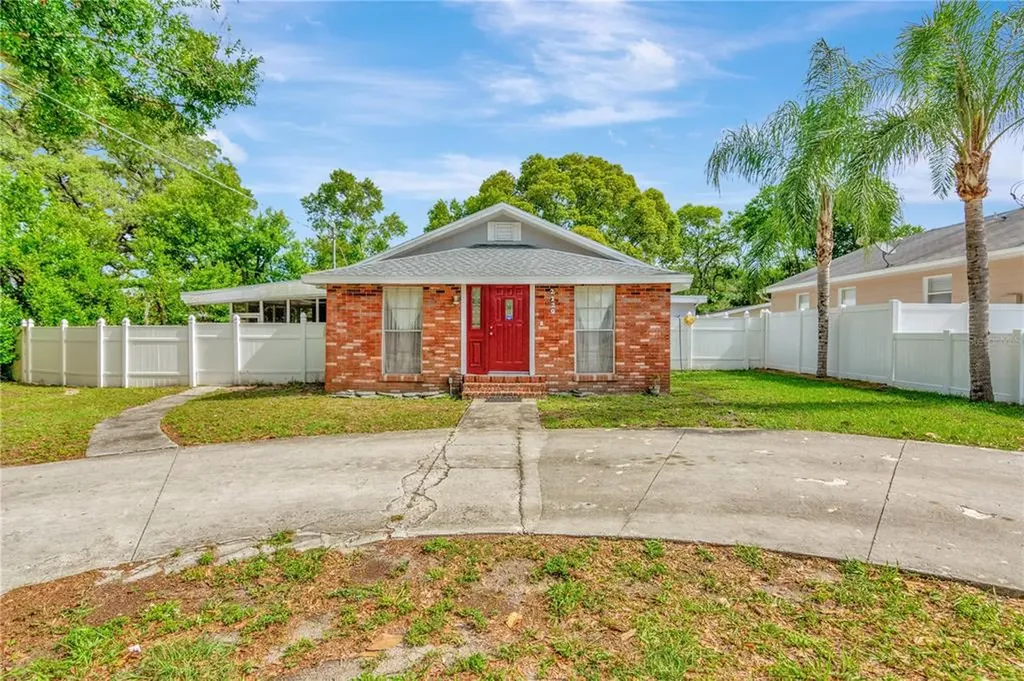 2129 W Perio Street Tampa FL 33612