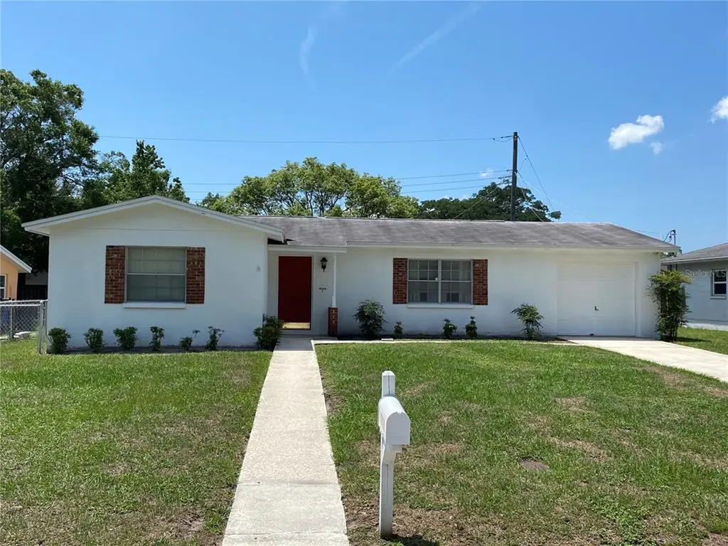 7918 N Woodlynne Avenue Tampa FL 33614