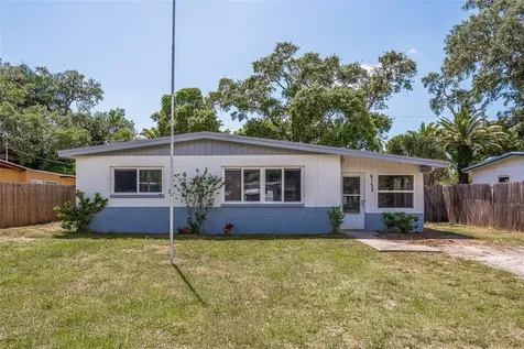9122 94th Street Seminole FL 33777