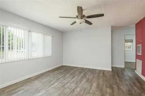 9122 94th Street Seminole FL 33777