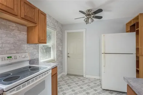 9122 94th Street Seminole FL 33777