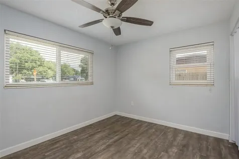 9122 94th Street Seminole FL 33777