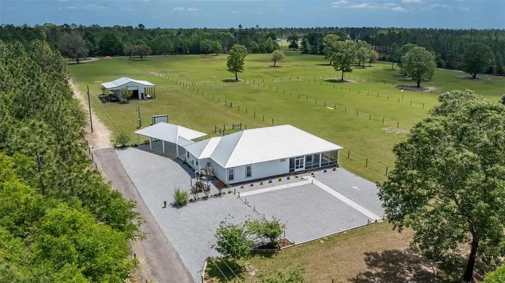 10934 Paul Barnes Road Milton FL 32570