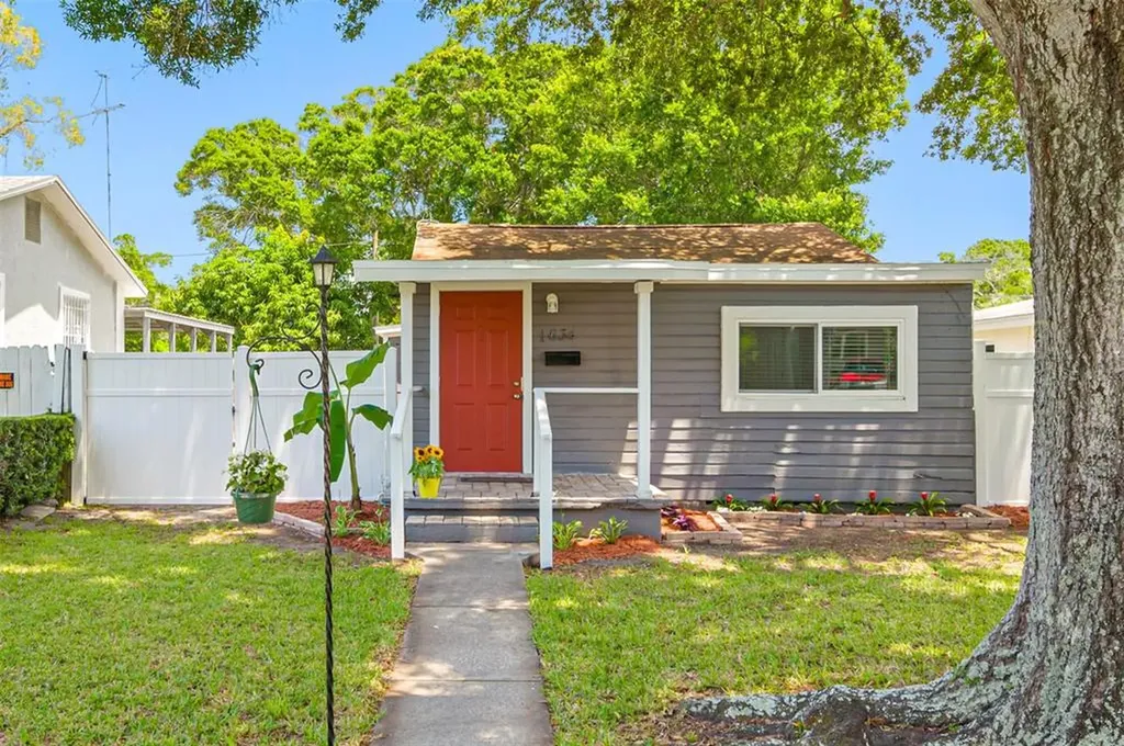 1634 27th Street S St Petersburg FL 33712