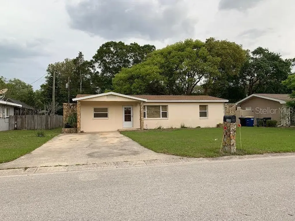 2454 Whitman Street Clearwater FL 33765