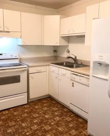820 W Lowry Lane Tampa FL 33604