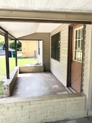 820 W Lowry Lane Tampa FL 33604