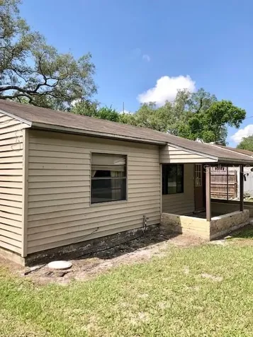 820 W Lowry Lane Tampa FL 33604