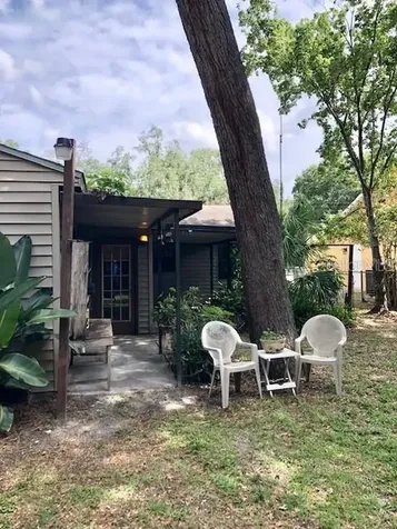 820 W Lowry Lane Tampa FL 33604