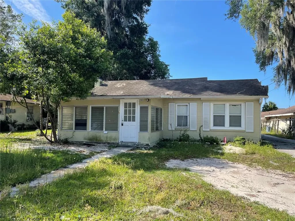 102 E Rosehill Avenue Deland FL 32724