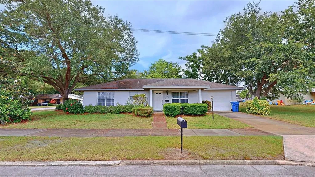 242 S Orange Avenue Frostproof FL 33843