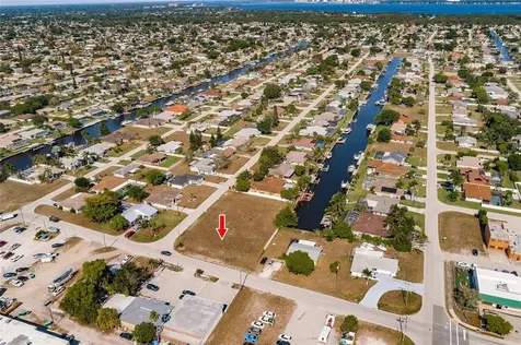 1327 SE 16th Place Cape Coral FL 33990
