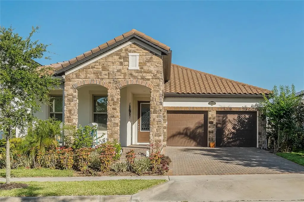 8318 Vivaro Isle Way Windermere FL 34786
