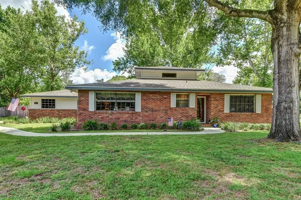 2701 Saratoga Place Deland FL 32720
