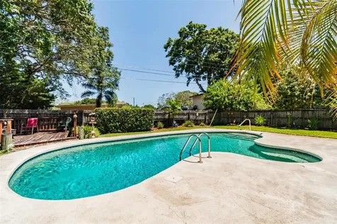 5135 32nd Avenue N St Petersburg FL 33710