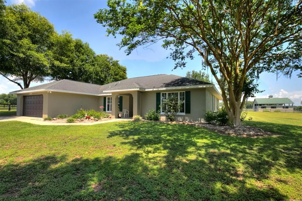 6551 W Highway 318 Reddick FL 32686