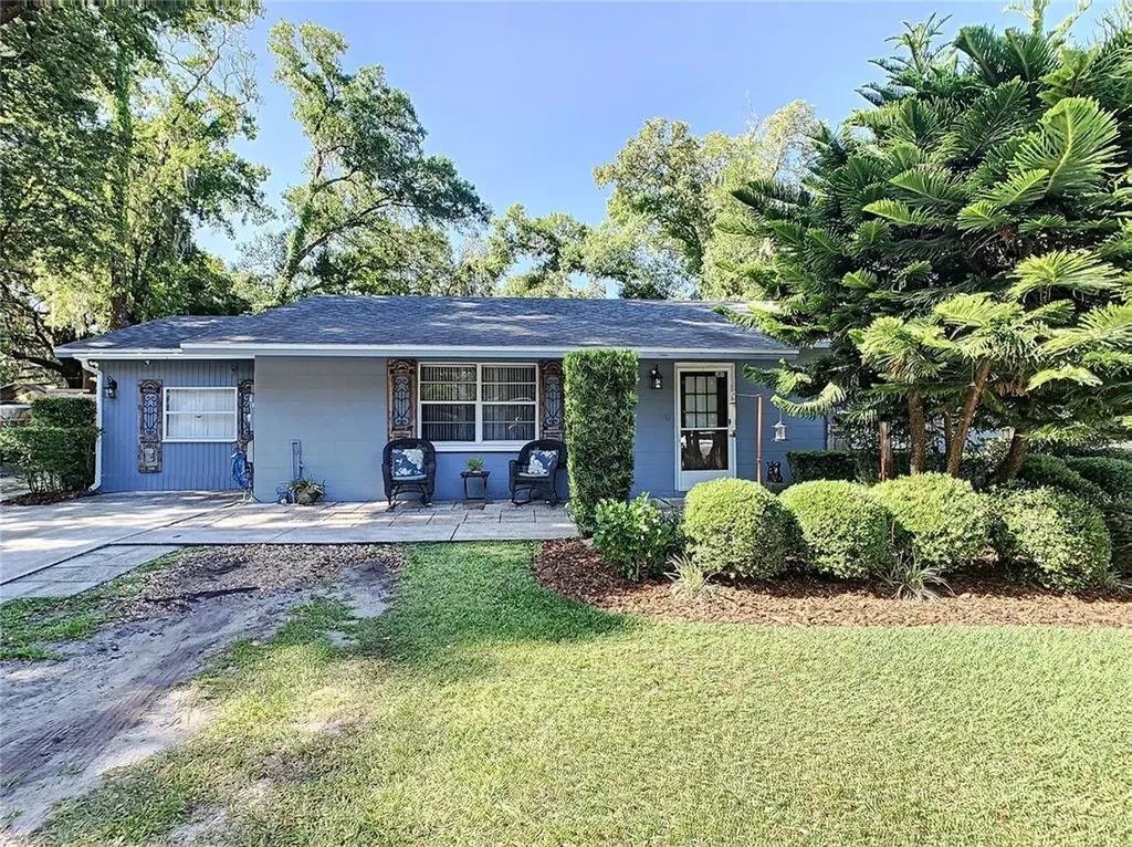 3011 N Pineway Drive Plant City FL 33566
