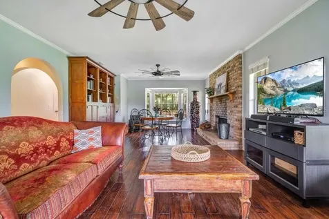 3880 E State Road 46 Geneva FL 32732