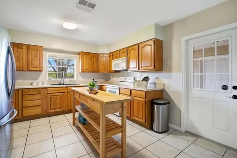 3880 E State Road 46 Geneva FL 32732
