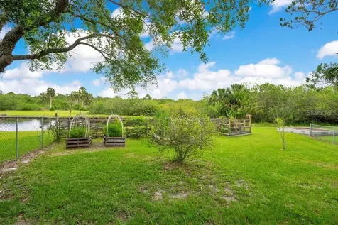 3880 E State Road 46 Geneva FL 32732